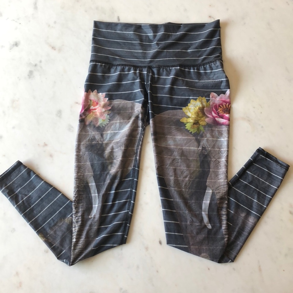 ✨SALE✨ VEUC Teeki elephant yoga pants size small